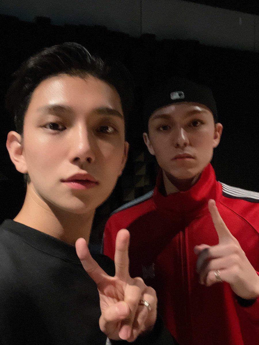 hansoold's tweet photo. Dulu kami dikenal sebagai amerika line lalu setelah rilis lagu rocket kami lebih sering dikenal dengan rocket line. Apakah sekarang akan dikenal dengan 2 minus 1 line? Bagaimana lau 2 minus 1 menurut kalian? Apa sudah cukup menggonjang ganjingkan hati kalian? https://t.co/3GKA5N2RHu