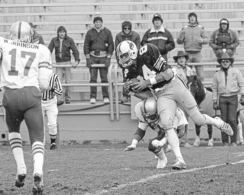 Happy Birthday to one of Wyoming\s all-time greats, Jay Novacek.

(h/t Porkchop Branch) 