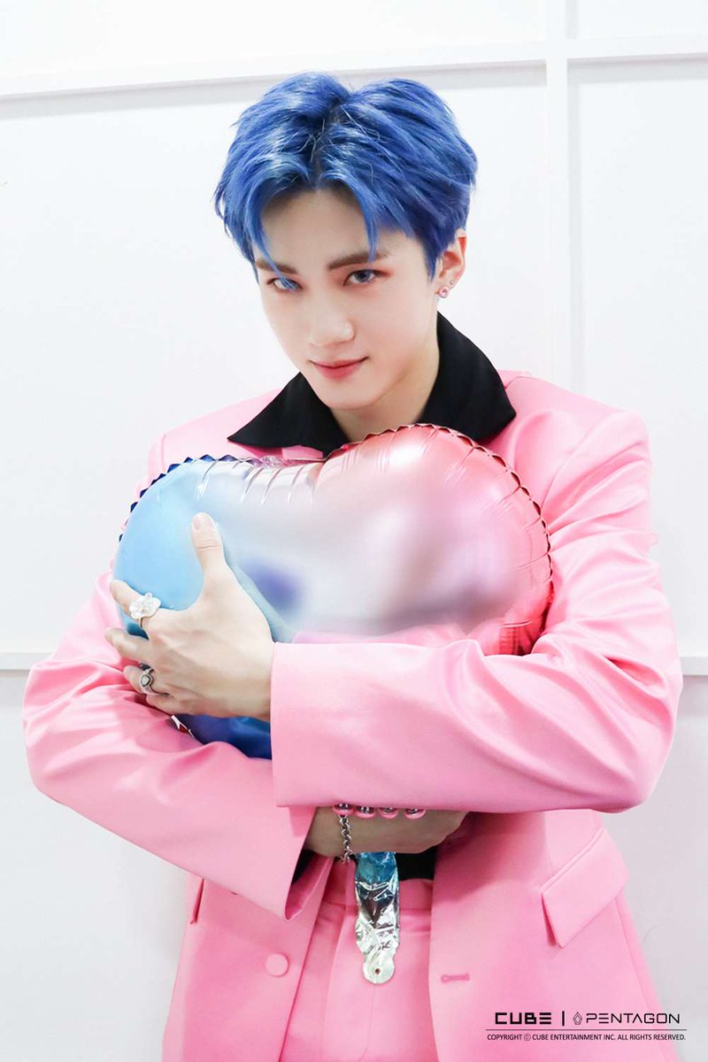 mm_30h's tweet photo. Happy Birthday Yanan🎁
#펜타곤 #Pentagon #옌안 #Yanan #HappyBirthdayYanan #HappyYananDay #UNIVERSE https://t.co/JXMqxPxVbZ
