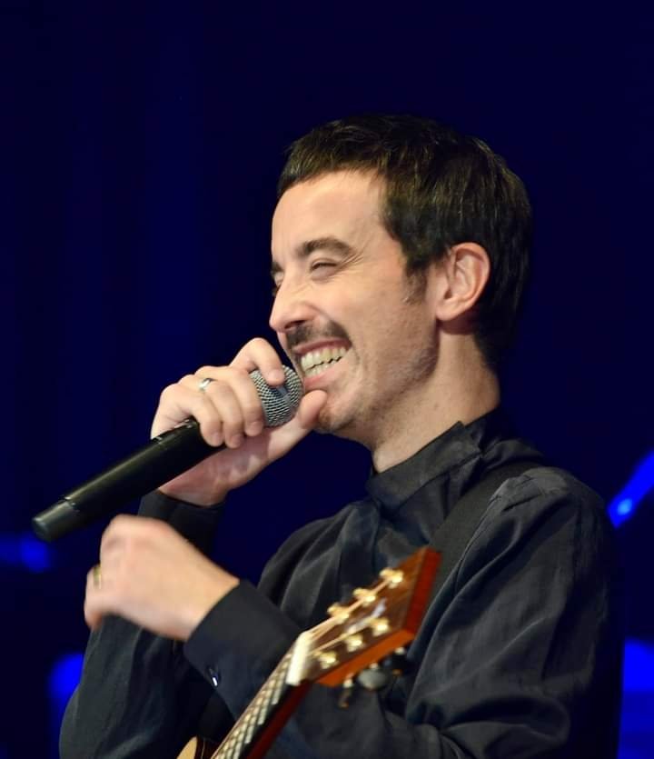 brislacciata84's tweet photo. Sei proprio bello quando sorridi.
Ti si fanno gli occhi piccoli piccoli...
E a me il cuore grande ❤
@DiodatoMusic
#diodato #cantautore #sorrisoradioso #felicità #sorriso #labellezza #ladolcezza #incanto
#losplendore #animabella #seispeciale #seibello #buonanotte #goodnight https://t.co/kvpRlIBdtQ