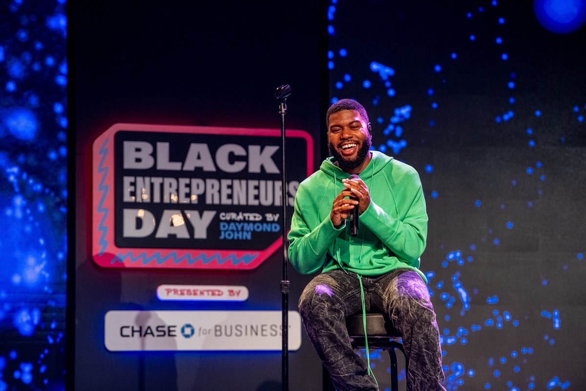 BlackEntrepDay's tweet photo. A celebration for black business and entrepreneurs everywhere, this years Black Entrepreneurs Day, presented by @ChaseforBiz was special. 👏🏾 Featuring @SHAQ, @tyrabanks, @RevRunWisdom, & @thegreatkhalid, check out some of our highlights from #BED2021!
https://t.co/q16pkitf5a https://t.co/FPxqMtEv7c