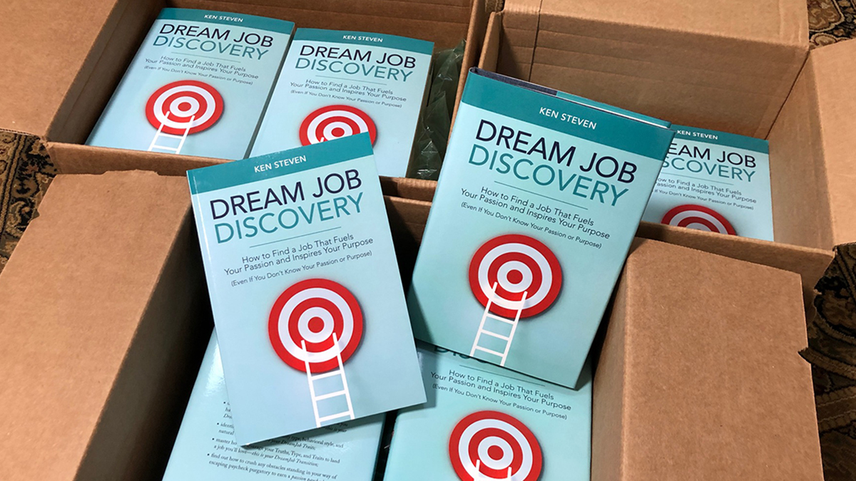 CoachKenSteven's tweet photo. SPECIAL DELIVERY…
My publisher just sent me copies of my new book…

Softcover, Hardcover, and Digital Book versions are available on Amazon, Barnes &amp; Noble, Kobo, and Apple Books.

This may help someone you know, so please share. https://t.co/9ugeGGsVky