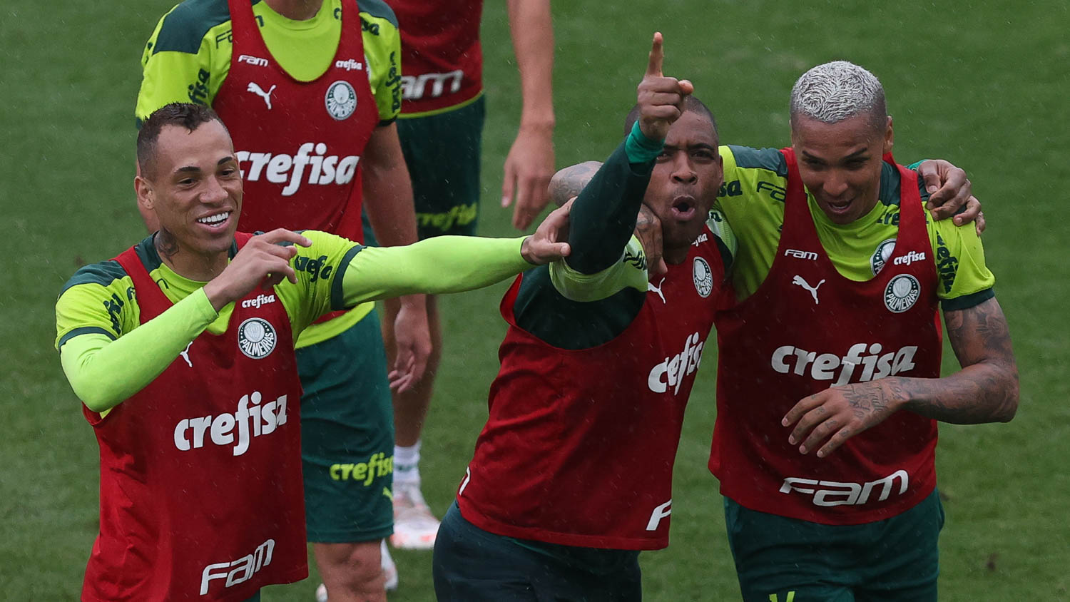 Em clima descontraído, o Palmeiras finaliza a preparação para o duelo diante do Sport. Foto: SE Palmeiras/Twitter