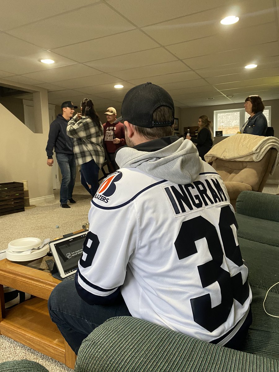 kelvingray31's tweet photo. Hangin with @Ingram51 for @CBIngram1 first NHL game! #GOPredz https://t.co/8YwcXNTo6k