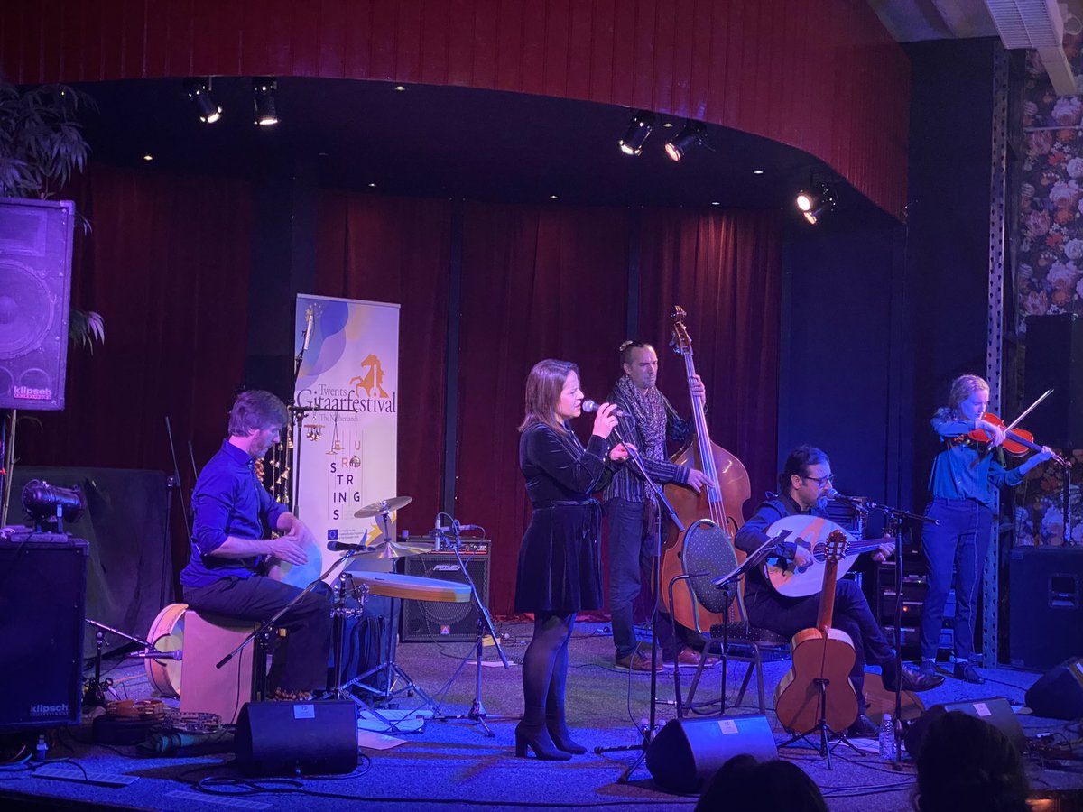 EuroStrings's tweet photo. @MiraSargl with Gökzel Yilmaz. Nice Turkish connection during @twentsgitaarfes @MystiekTheater great show, amazing music from the @GYensemble https://t.co/bYkkPMe3YN