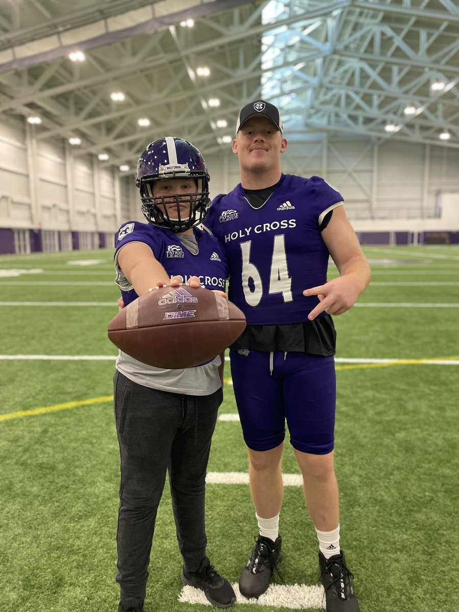 After a great visit, I’m blessed to receive an offer from @HCrossFB !! @CoachBobChesney @ESAofMass @ESAofNewEngland @DABigGreenFB @DelseaGridiron
