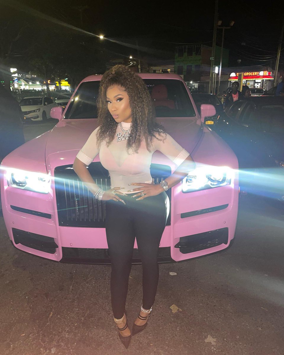 TheMaleBarb's tweet photo. If Barbie in the buildin, then she with a gangsta🎀😝 https://t.co/s9Ddy8PnEX