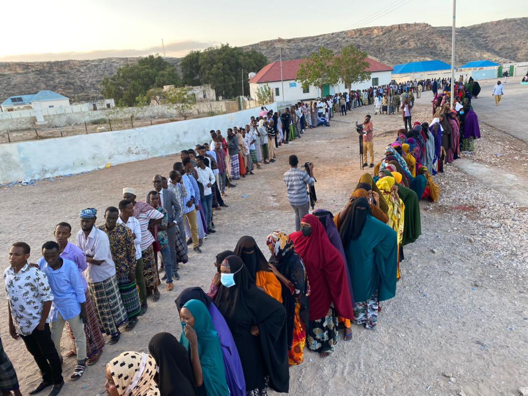 The first voting box with the first vote since 1967, Qardho, Eyl, and Ufeyn local council elections.  Inaugurated by the President of Puntland on behalf of Kaah is a historic #PLGE

 #Puntland