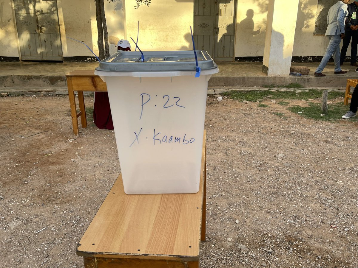 xudayfeshade's tweet photo. The first voting box with the first vote since 1967, Qardho, Eyl, and Ufeyn local council elections.  Inaugurated by the President of Puntland on behalf of Kaah is a historic #PLGE

 #Puntland https://t.co/dK9OO8lifU