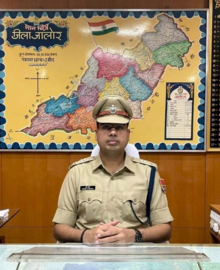 Joined as Superintendent of Police, district Jalore on 16.10.2021.