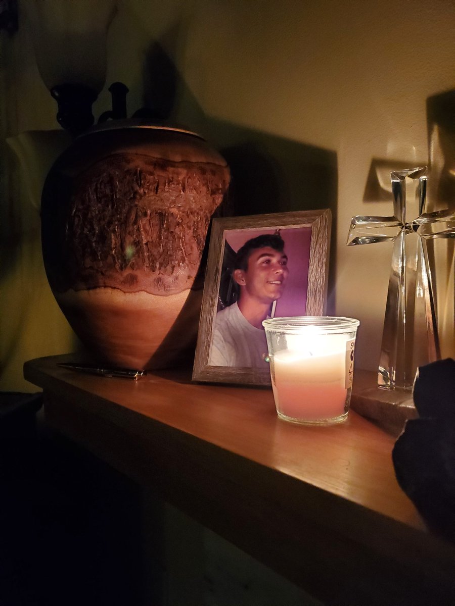 Germananja's tweet photo. Another Sunday without ur voice 💔 I just need u back 😢 I love u Always&amp;forever&amp;aday 💗 @ascolorblind 
#justiceforAsante #changepursuitlaws #Asanteslaw #firstresponders #paramedicdown #share #policechase #josephwoolard #motherslove #gonetoosoon #memory #NeverForgotten https://t.co/1kDkZgn8T8