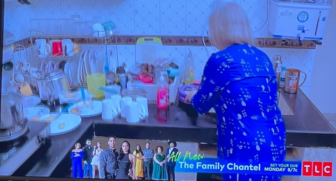 StanleyEDeuce's tweet photo. I understand where Jenny’s coming from on a lot of this, but how can she defend this kitchen? #90DayFiance #90dayfiancetheotherway #90DayTheOtherWay https://t.co/OyKLnGkky1
