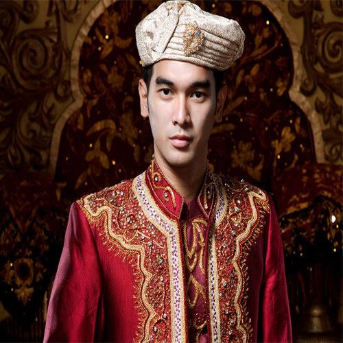 Saluak adalah tutup kepala laki-laki yang terutama terdapat pada pakaian Penghulu di Minangkabau.
Tutup kepala ini terbuat dari kain songket atau kain batik berbahan katun dengan warna dasar cokelat dan merah, tergantung pada warna pakaian yang digunakan🌺

#PuspitaNagari

Utas👇🏻