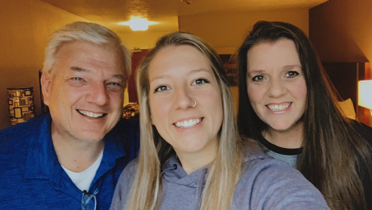 YCbrooke's tweet photo. As homecoming comes to an end it was so nice to have a piece of my home come visit!! #myyc #ARgirl https://t.co/i3AqOh0UnJ