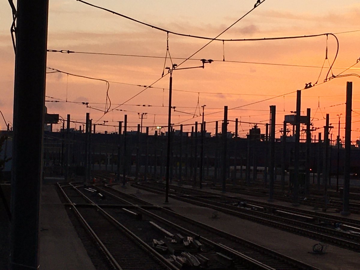 NorthoBostonRob's tweet photo. Sunrise over the #GLXTRACKS #Greenlineextention #Greenlinenorth https://t.co/Dm7t1o2LS4