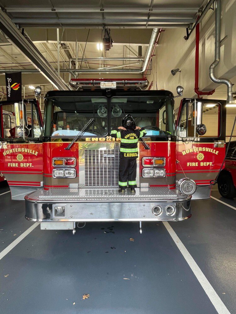 Huntersville_FD's tweet photo. A special visit this evening by ‘FF Emerson’ in honor of FF Jeff Hager and a Halloween in Huntersville. Thank you for honoring Jeff’s memory Emerson! #NeverForget #OneTownOneTeam #HuntersvilleFD https://t.co/RnA39LRToU
