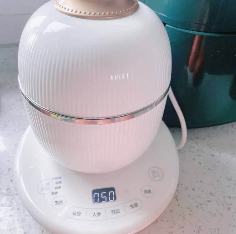 yuhuiwang5's tweet photo. Drinking a bowl of red jujube bird's nest milk after morning exercise can improve human immunity, promote white blood cell production, lower serum cholesterol, and be beneficial to the liver. After drinking the bird's nest, take a beauty sleep. https://t.co/cycHCEDZhr