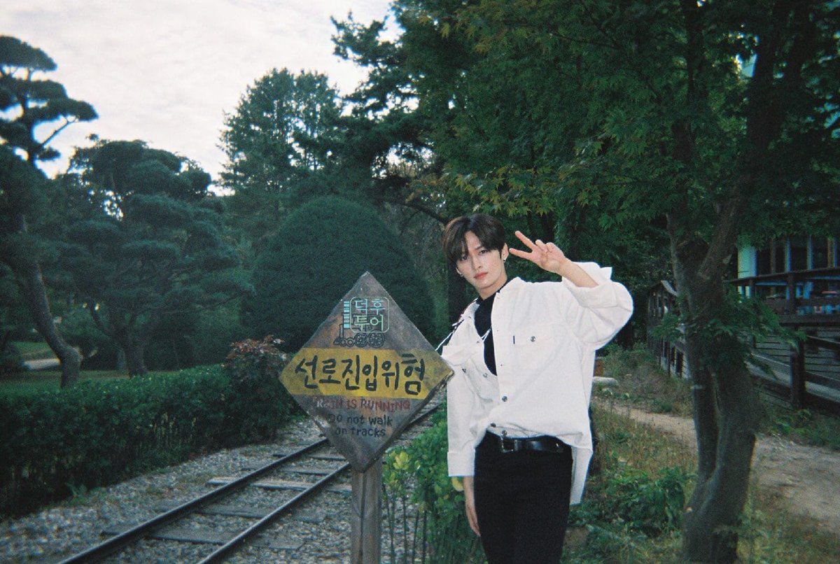 Elli__sta's tweet photo. Happy Birthday to our talented dancer from Stray kids❤😺😺✨🎶be happy and healthy❤❤❤
@Stray_Kids 
#StageGeniusLeeKnow 
#우리집_큰고양이_리노_생일 
#HappyLeeKnowDay https://t.co/wJyr0E8PkY