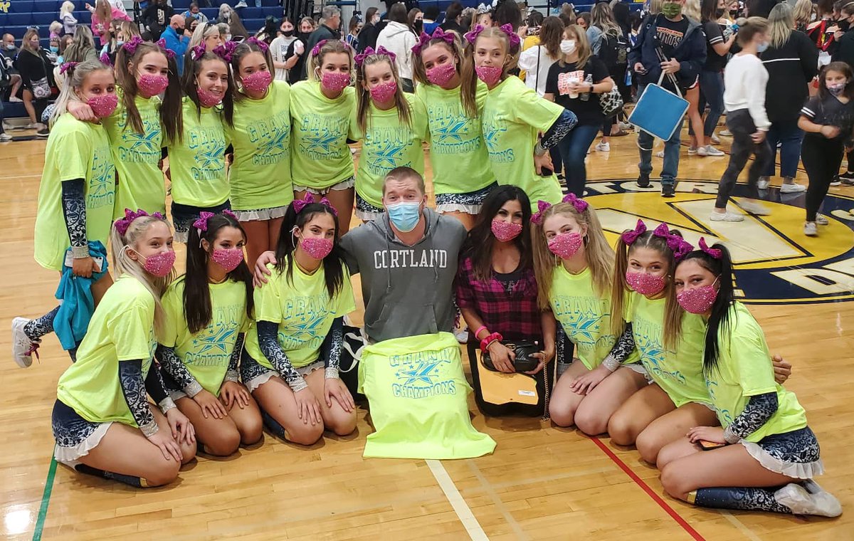 Thomas Titan Cheer tweet media