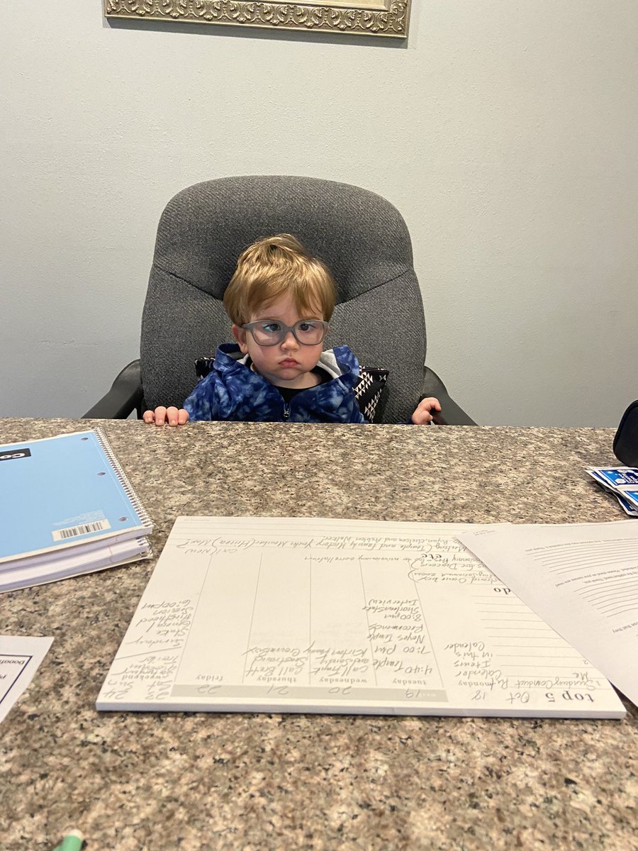 MProws's tweet photo. IM SCREAMING my nephew looks like he just started his first 9-5 office job and he hates it https://t.co/LrtPnQCAjn