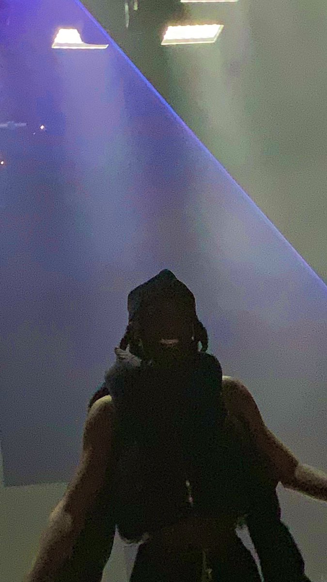 Aidm0n's tweet image. Some pics from the Playboi Carti show in Gainesville. Dm for vids or more pics I took 🧛🏿‍♂️💋🦋
#Carti #playboicarti #kingvamp #kingvamptour #Narcissist #NARCISSISTTOUR