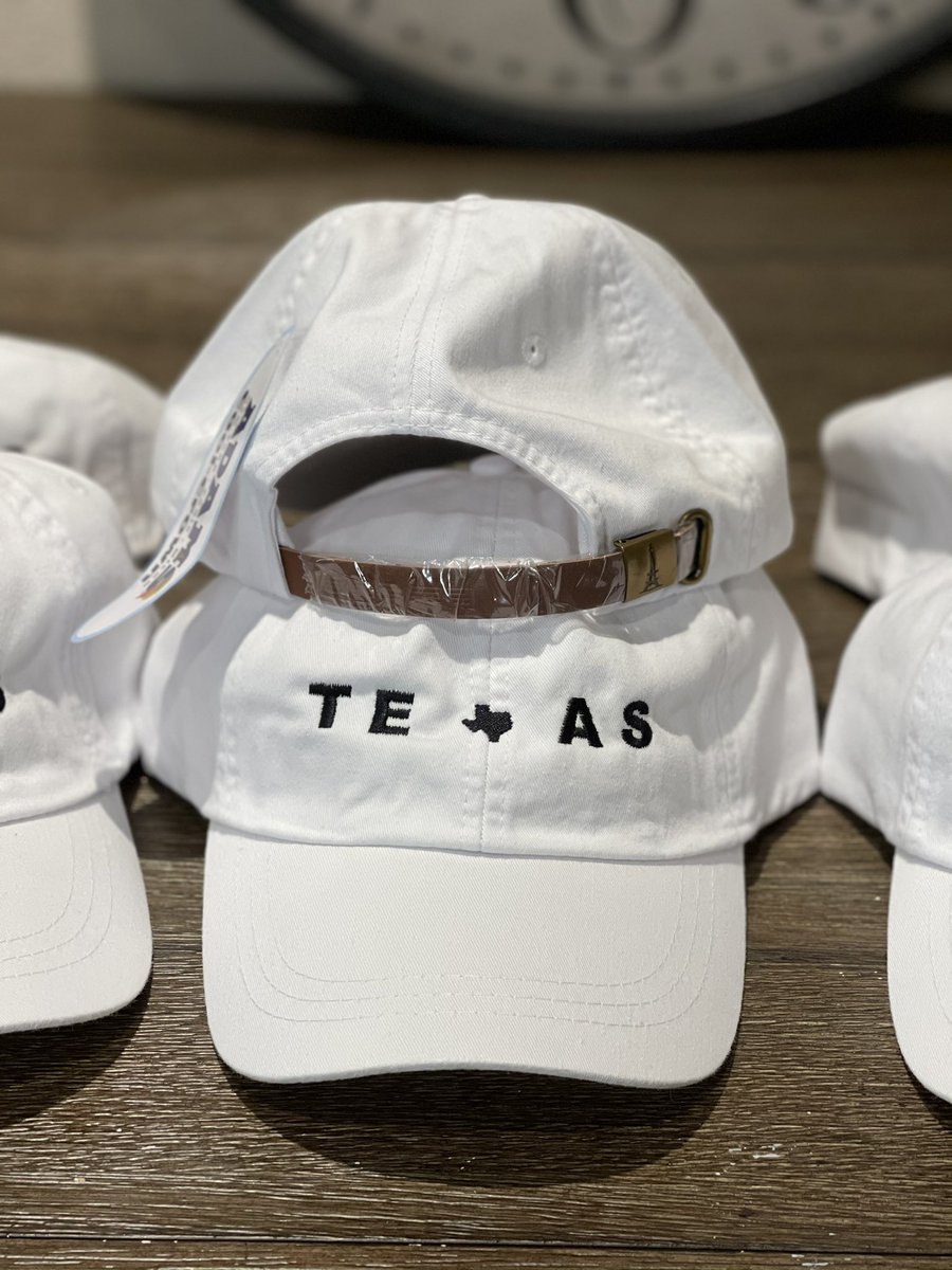 JohnDavidCas's tweet photo. 🚨 TWITTER GIVE-AWAY 🚨 

After selling 300 Texas beanies I want to say THANK YOU by giving away 5 Free Texas caps 🧢 

Just RT &amp; FAV this post 👍🏼

I’ll pick 5 random people ☑️
(Make sure to FOLLOW so I can get a good mailing.) https://t.co/IzuuvwLEK4