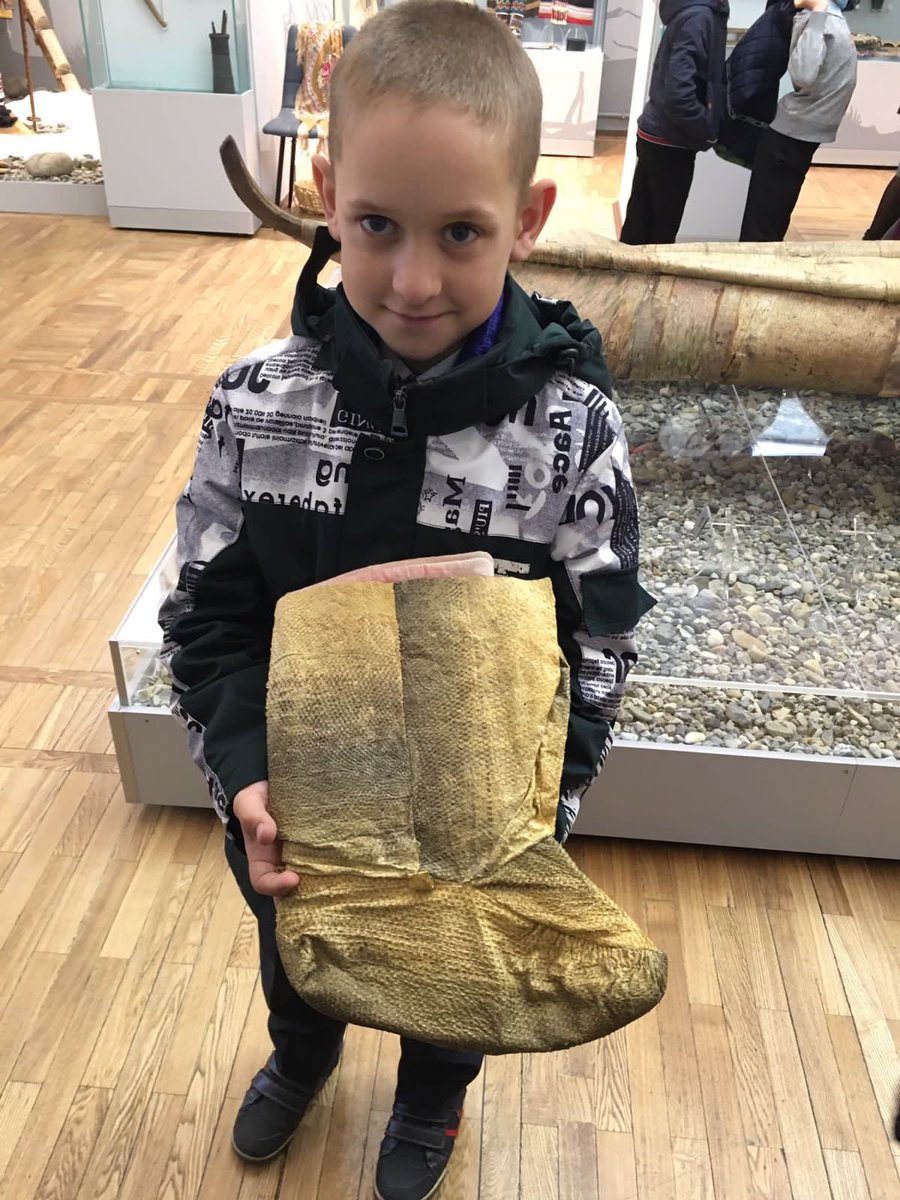 SintshHb's tweet photo. Ученики 2 «Б» на выставке «Жизнь и быт народов нижнего Амура» в музеи им. Гродекова 👍

#школаинтернат6 #КГБОУШИ6 #Дети #Школа #Урок #Экскурсия #Выставка #БытИЖизнь #Знания #Интерес #Хабаровск #ХабаровскийКрай #НародыХабаровска #Октябрь #Осень #Россия https://t.co/z51YfdlAVE