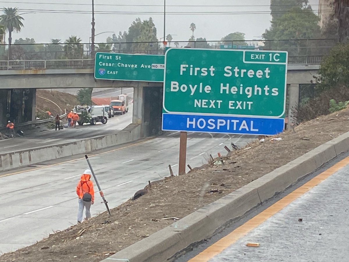 CaltransDist7's tweet photo. π #CaltransDist7 Swarm on US101 in #DTLA this weekend. #BoyleHeights @SantiagoAD53 1 of 8. https://t.co/BJH7AF9C5c