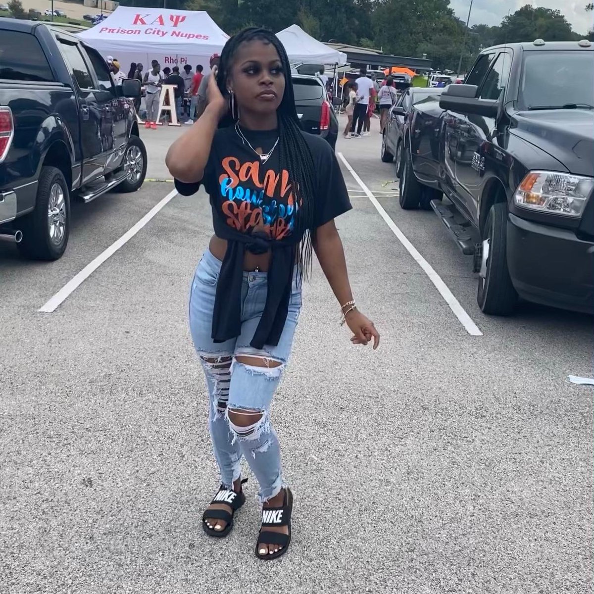 bmaarieee's tweet photo. pretty brown bad b 🤎🧚🏾‍♀️ #blacksam #SHSUHOCO https://t.co/2VPYPiNDd5