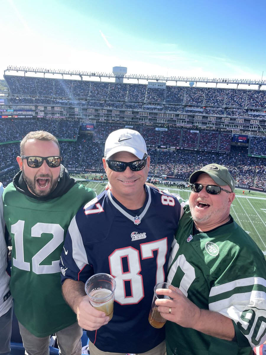 HoltaVision's tweet photo. Beautiful day in the neighborhood… oh, Big Mac and boys put up 54 on GangGreen. Thanks Fishy, Brandon and Chief for traveling big distances to keep our tradition alive… https://t.co/OO95faGbwd