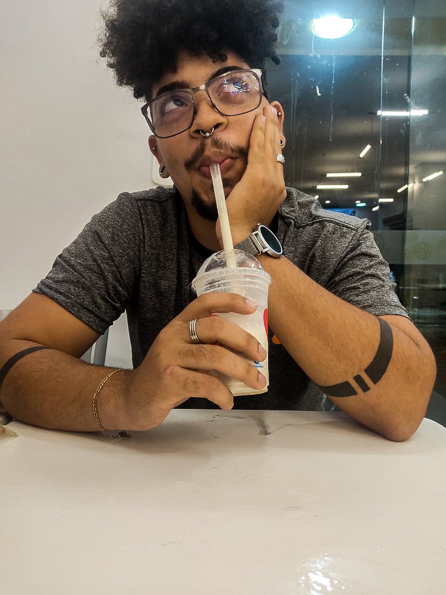 MrRabetao's tweet photo. Eu não tô tomando um milk shake n, né??!
Curtindo eu mesmo #porqueeumereco
#amorproprio #eusouaminhamelhorcompanhia #fdstop https://t.co/ftb6JjLKTB
