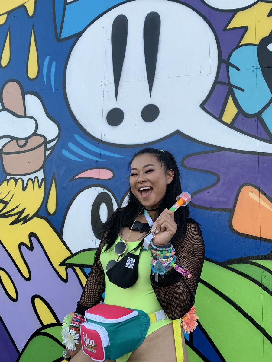 thepopicon's tweet photo. Found our sweet escape!🍭😋⚡️ #EDCLV #ThePopIcon https://t.co/FhhMC12OZU