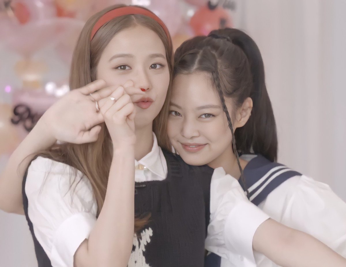 crushforjisoo's tweet photo. 18. ¿Cómo las conociste?

BLACKPINK IS THE REVOLUTION 

#blackpinkdiamond https://t.co/caW6RAdEiP
