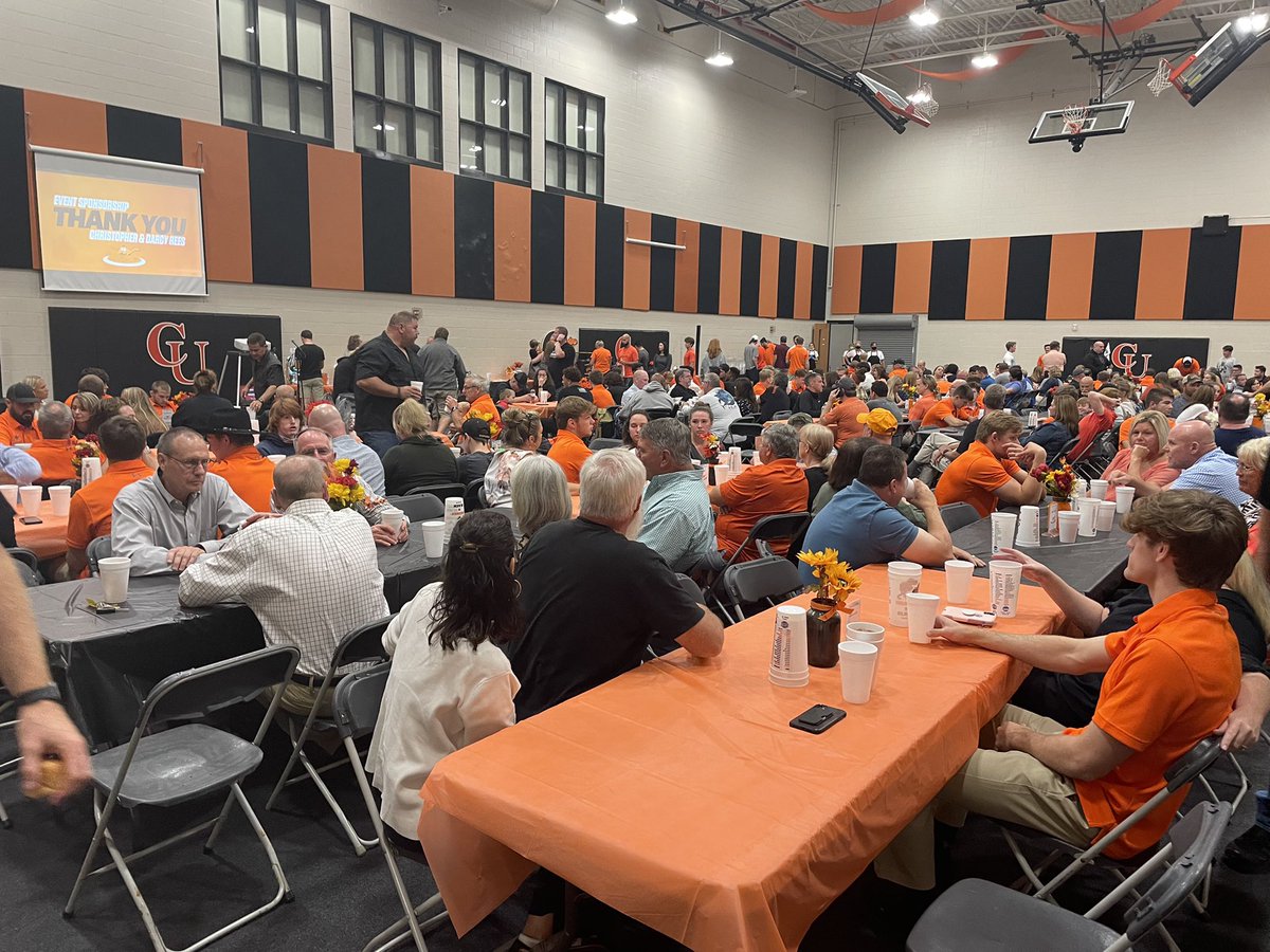 FullyCaffeinat2's tweet photo. There were more alumni at the @GoCamelsWrestle dinner than the @campbelledu alumni village homecoming event.
That’s a fact. @Britt_J_Davis @OBanks1 🐪 #RollHumps https://t.co/vqwUR4Lo6l