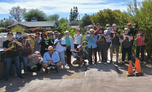 KPB_AZ's tweet photo. We are beyond grateful for the support. Thank You @TitosVodka. 💚
#TeamTitos #BlockToBlock
#LoveTitos #KPBGardens
#DoBeautifulThings https://t.co/2LrAY7G5jJ