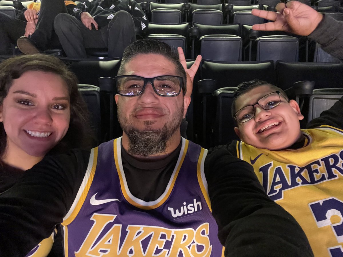 MMAComplexjaymz's tweet photo. #lakeshowlive https://t.co/YJQLV1nPVu