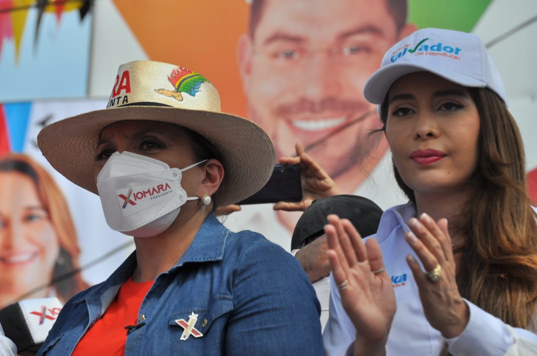 El futuro de Honduras tiene cara de mujer. 
<a href="/XiomaraCastroZ/">Xiomara Castro de Zelaya</a> presidenta. 
#IroshkaDiputada