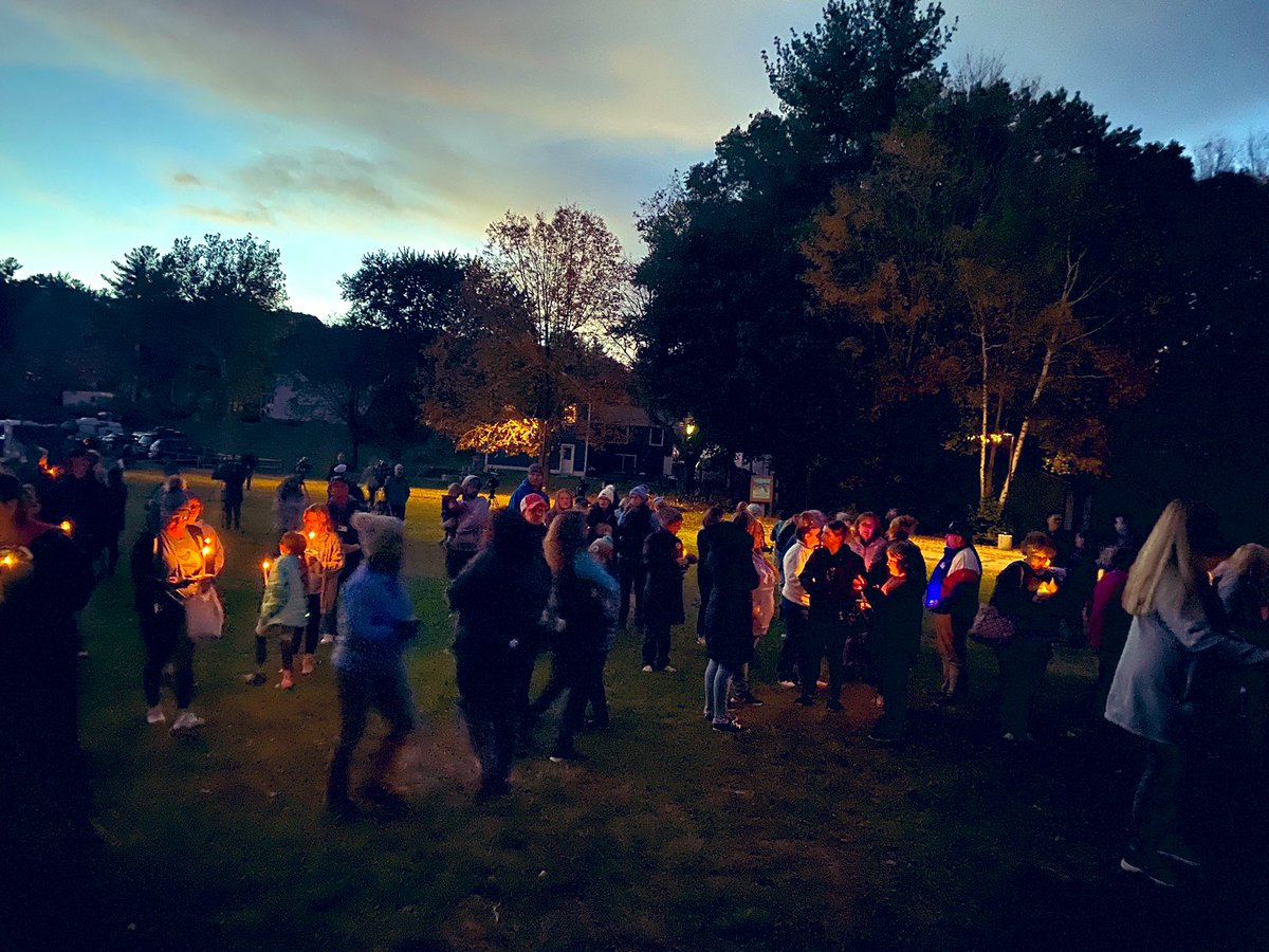 mariapz1974's tweet photo. Candlelight Vigil for Eli Lewis! #EliLewisStrong #JusticeforElijahLewis https://t.co/5NmgGLTgX4