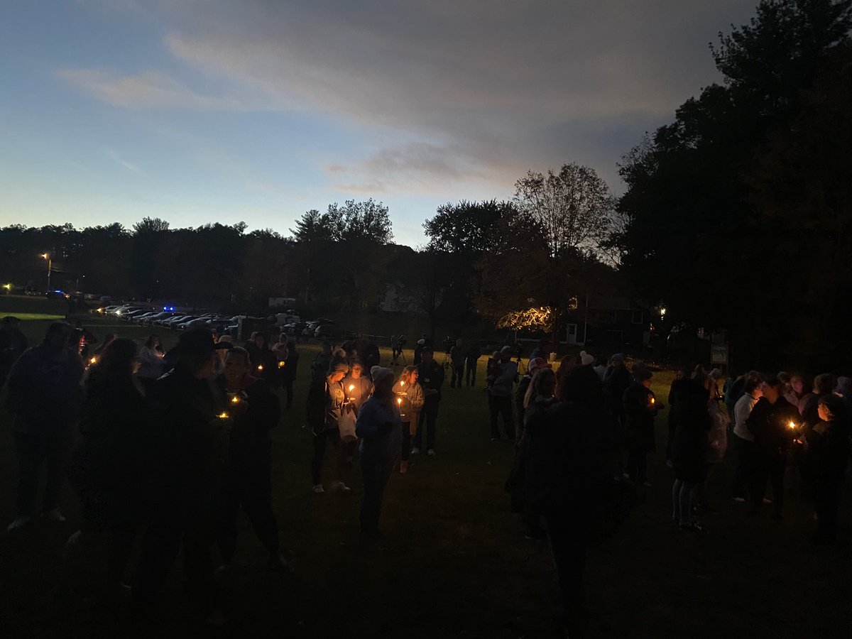 mariapz1974's tweet photo. Candlelight Vigil for Eli Lewis! #EliLewisStrong #JusticeforElijahLewis https://t.co/5NmgGLTgX4