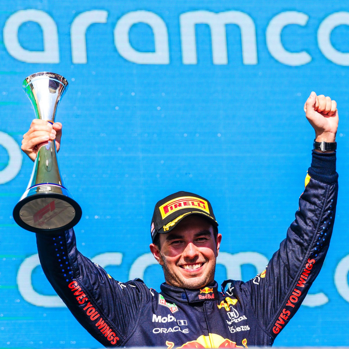 SChecoPerez's tweet photo. ¡Gran trabajo de todo el equipo! Hoy fue la carrera más larga de mi vida. ¡toda la energía que me dieron hoy en la pista me ayudó a concretar este resultado! 
Nos vemos en casa, no tengo duda que haremos vibrar ese autódromo como nunca. ¡Gracias!
#USGP https://t.co/8wGcRgDzwH