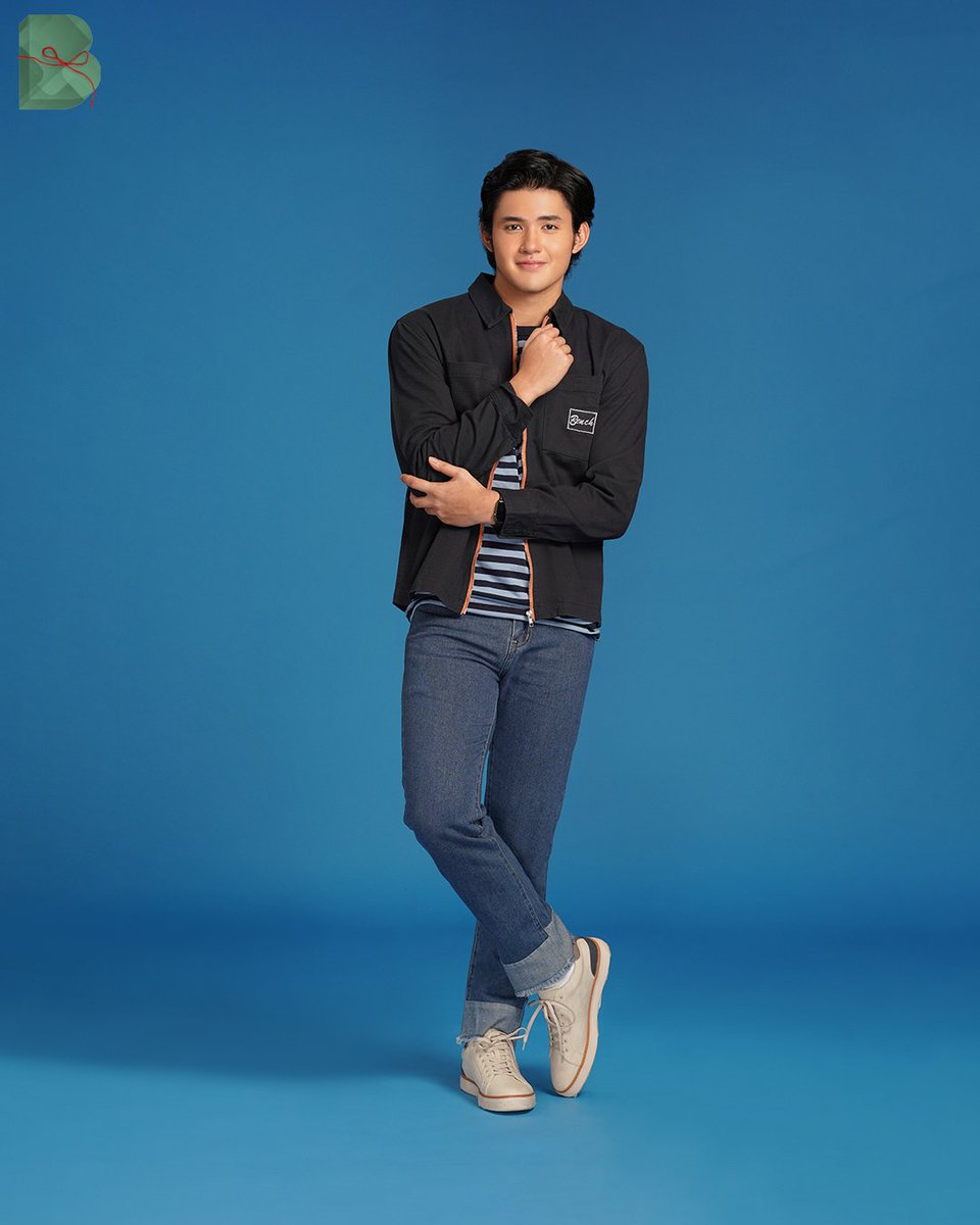 benchtm's tweet photo. Our holiday's looking blue and Grae in the best possible way 😉 @gracecameron007 

#BENCHHoliday2021
#BENCHEveryday https://t.co/q2YxUQ5DPP