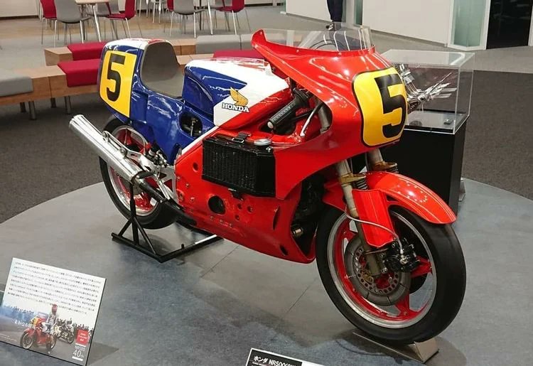 MotorcyclesJPN's tweet photo. 【8 Of The Biggest Motorcycle Flops Of All Time】
"These motorcycles all flopped, and it certainly didn't happen for no reason!"
 [Motorcycle Topics 282]
#H2Mach4 #GilroyScout #SachsRoadster800 #NR500 #F650CS #BKing #Trophy1200 #CTX1300

《Web》https://t.co/eRRkvLCBG7 https://t.co/LDRmcYwuxR