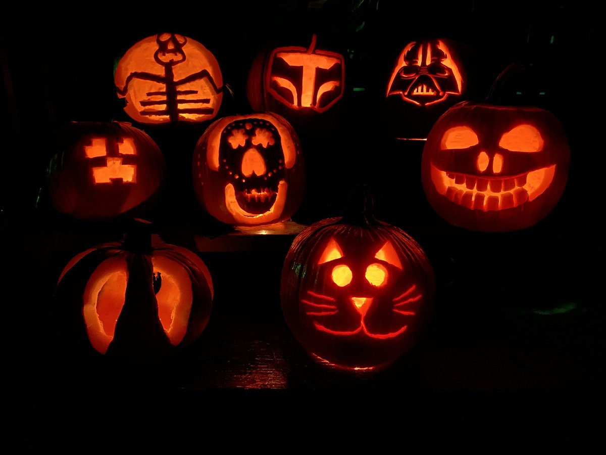 fingergunsonly's tweet photo. Okay everyone, annual Jack O Lantern contest, you get one vote, which is your favorite? https://t.co/Rx8JCPhLU3