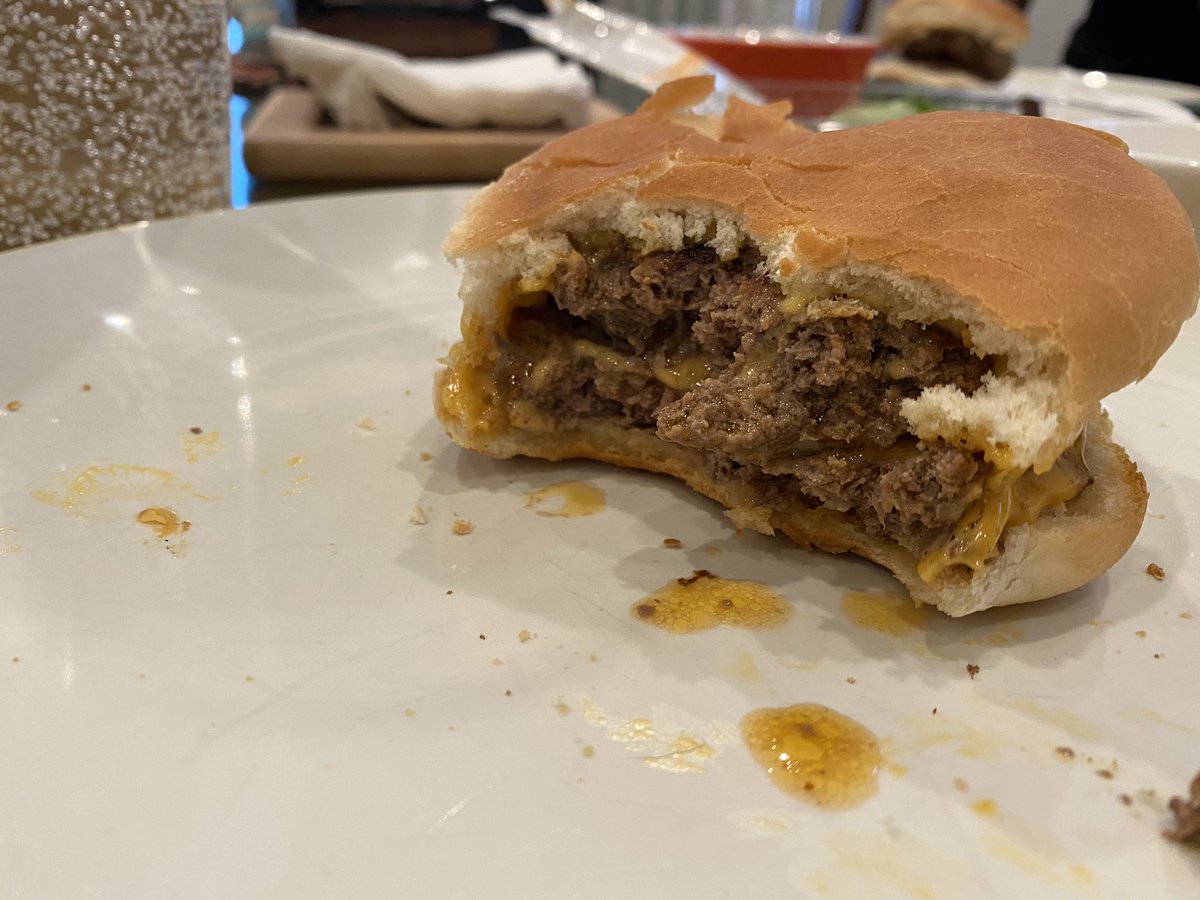 Not that I ever doubted it, but the <a href="/JesseKellyDC/">Jesse Kelly</a> burger is excellent. No condiments needed.