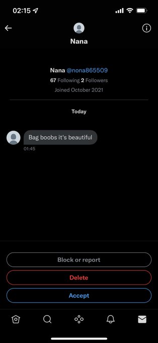 Bag boobs???? BAG BOOBS???????? https://t.co/MlnqVD26nw