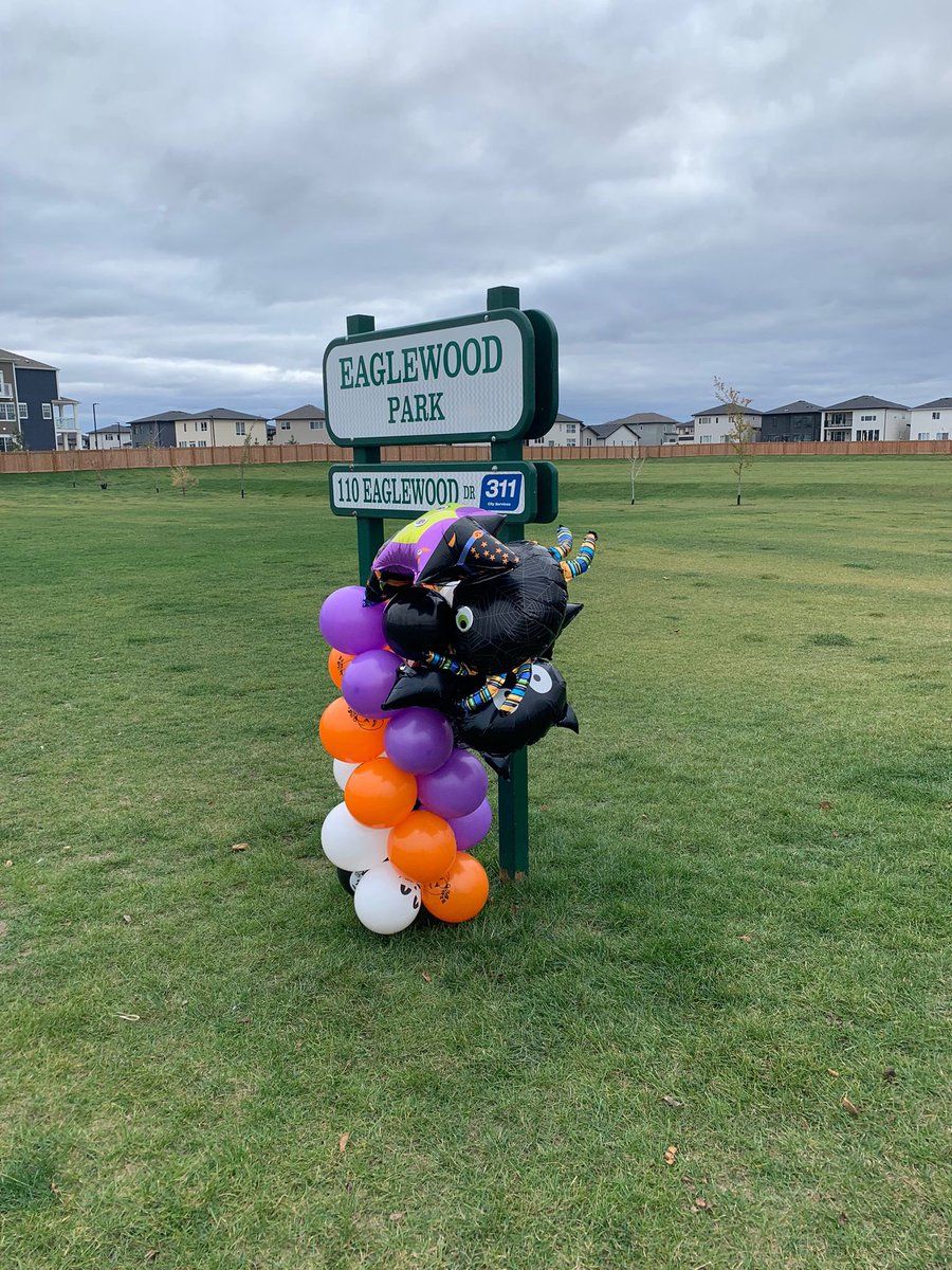 PrairiePointeNA's tweet photo. Great turn out at our Halloween event. It was a safe and spooky way for the children in the area to show off their scary and creative costumes and get some yummy candy 🎃 https://t.co/hVwv219A2F