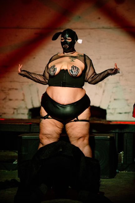 I&rsquo;m being bowed down to here because people know they belong below Me. Don&rsquo;t you wish you were here?<a href="/tag/mvsales"class="tags"><span>#mvsales</span></a>