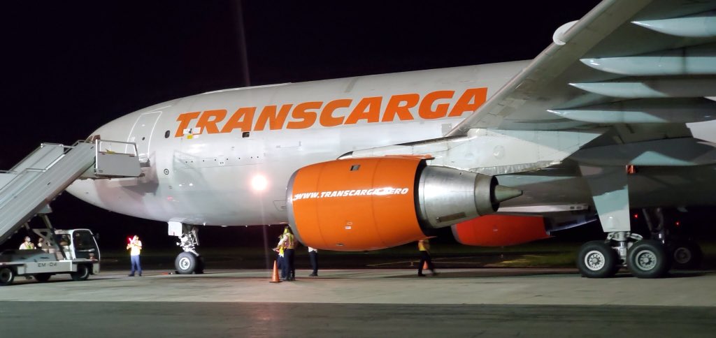 ClsNicaragua's tweet photo. El avión que ha aterrizado corresponde a #Transcarga quien trae miles de vacunas que se aplicarán en la nueva etapa de vacunación contra la #Covid_19 en #Nicaragua a partir de este #25Oct
#UnidadParaElPorvenir #TodoConAmor #DanielMiPresidente2021 #VacunarseEsVida https://t.co/WuQpoKqYsZ