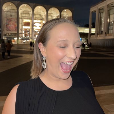 MarenJacobson's tweet photo. How I feel at all times #NewProfilePic https://t.co/Z4NKGmxrPT