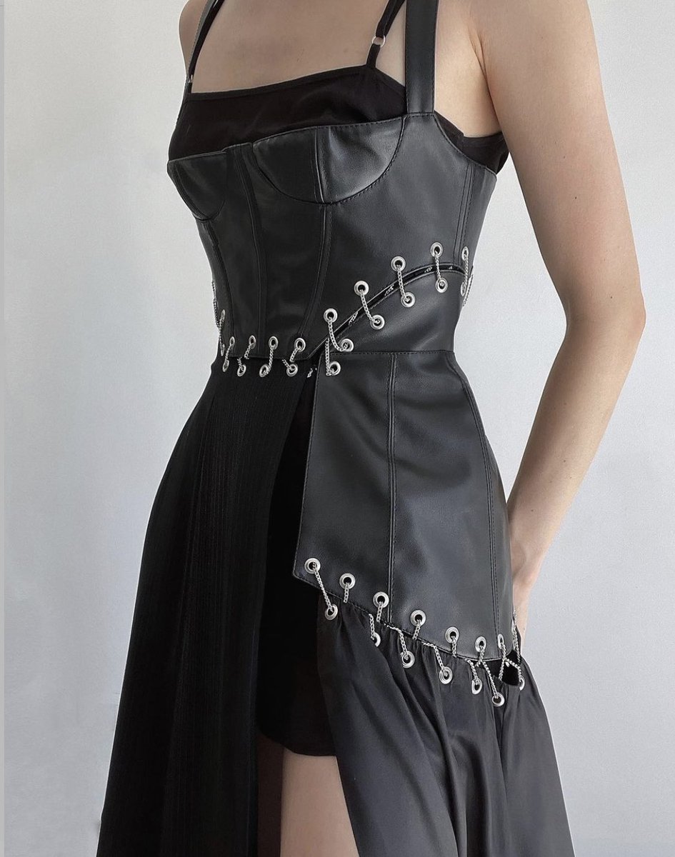 wrkhs's tweet photo. don’t mind me i just found a new brand to obsess over with. MARINA EEЯRIE https://t.co/Q6CUnVdzfJ